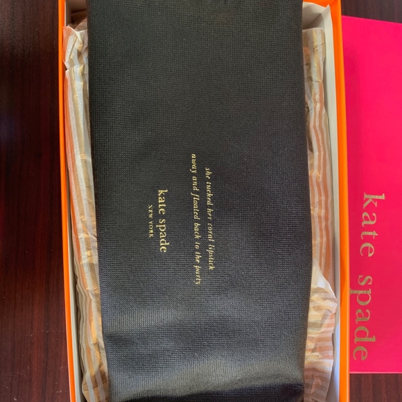 kate spade Clarice Red Satin 8.5M - Picture 5 of 5